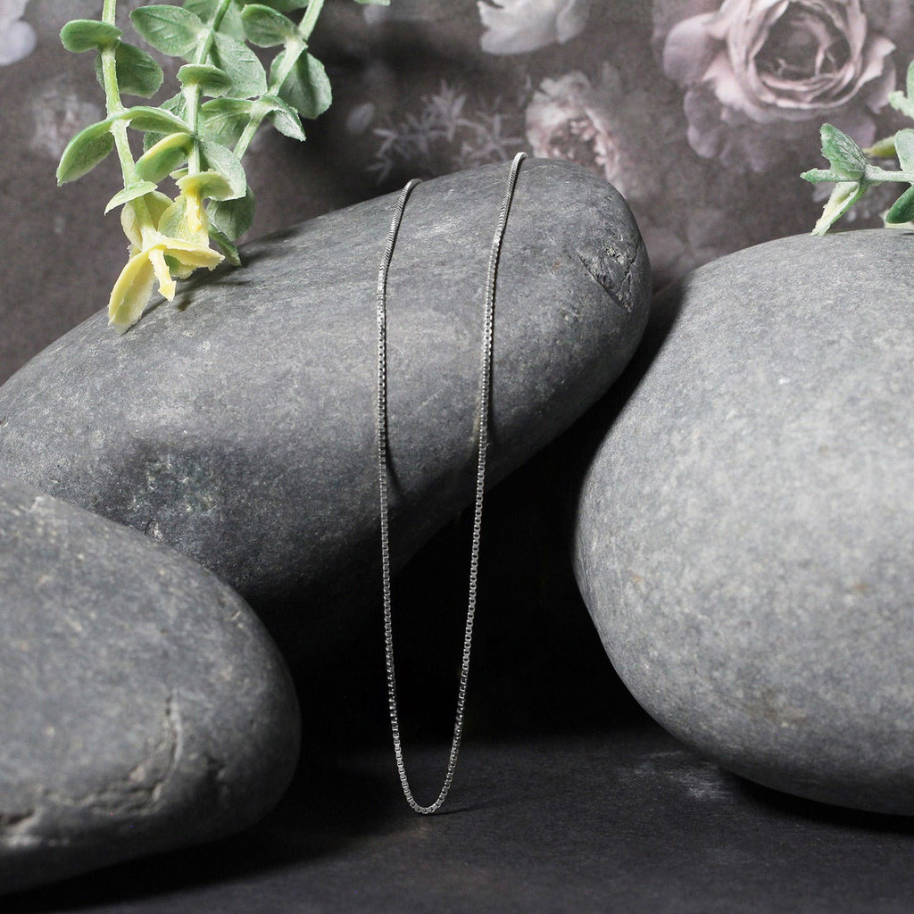 14k White Gold Classic Box Chain (0.68 mm)