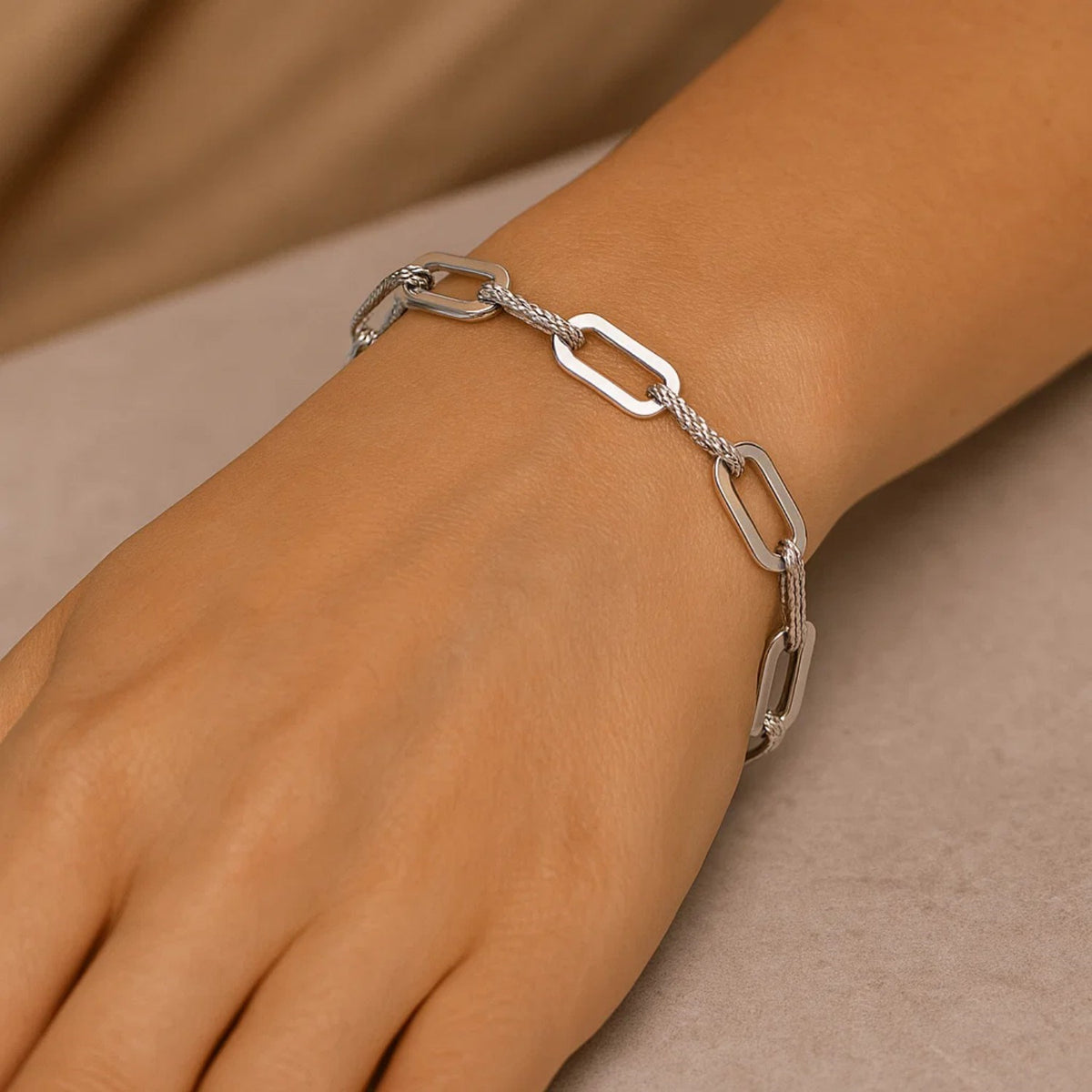14k White Gold Diamante Paperclip Chain Bracelet (7.00 mm)