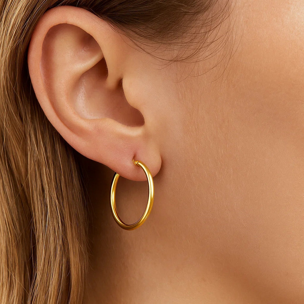 14k Yellow Gold Polished Hoop Earrings (3x20mm)