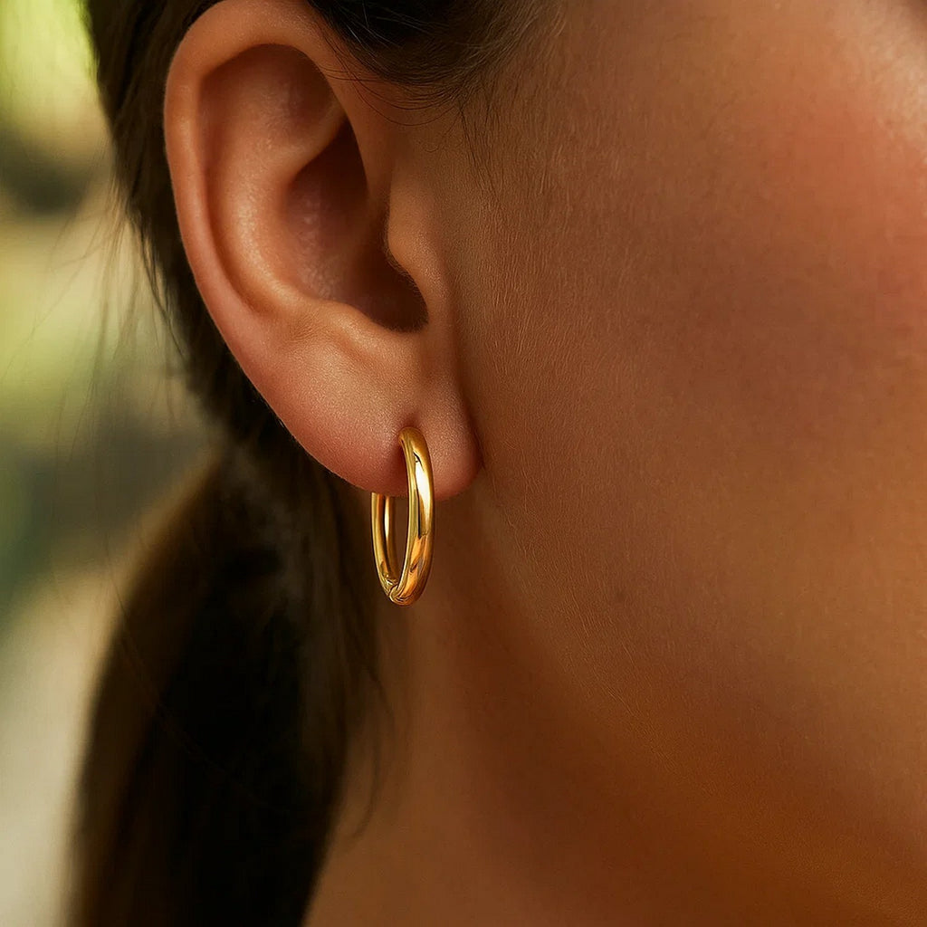 14k Yellow Gold Petite Polished Round Hoop Earrings(1.3x11.5mm)