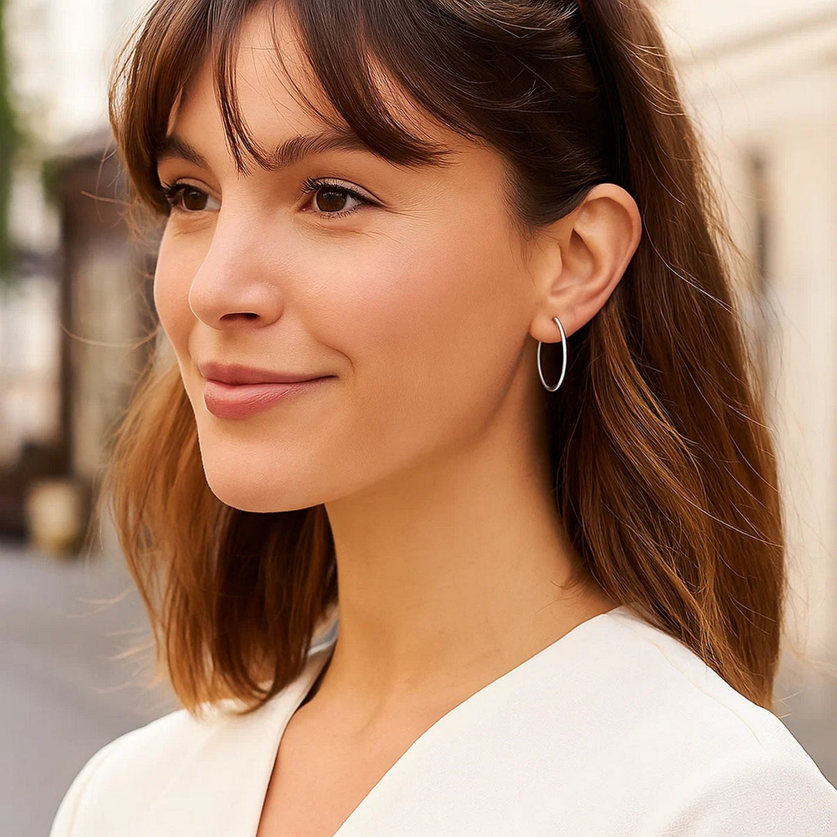 10k White Gold Polished Hoop Earrings (1.5x25 mm)