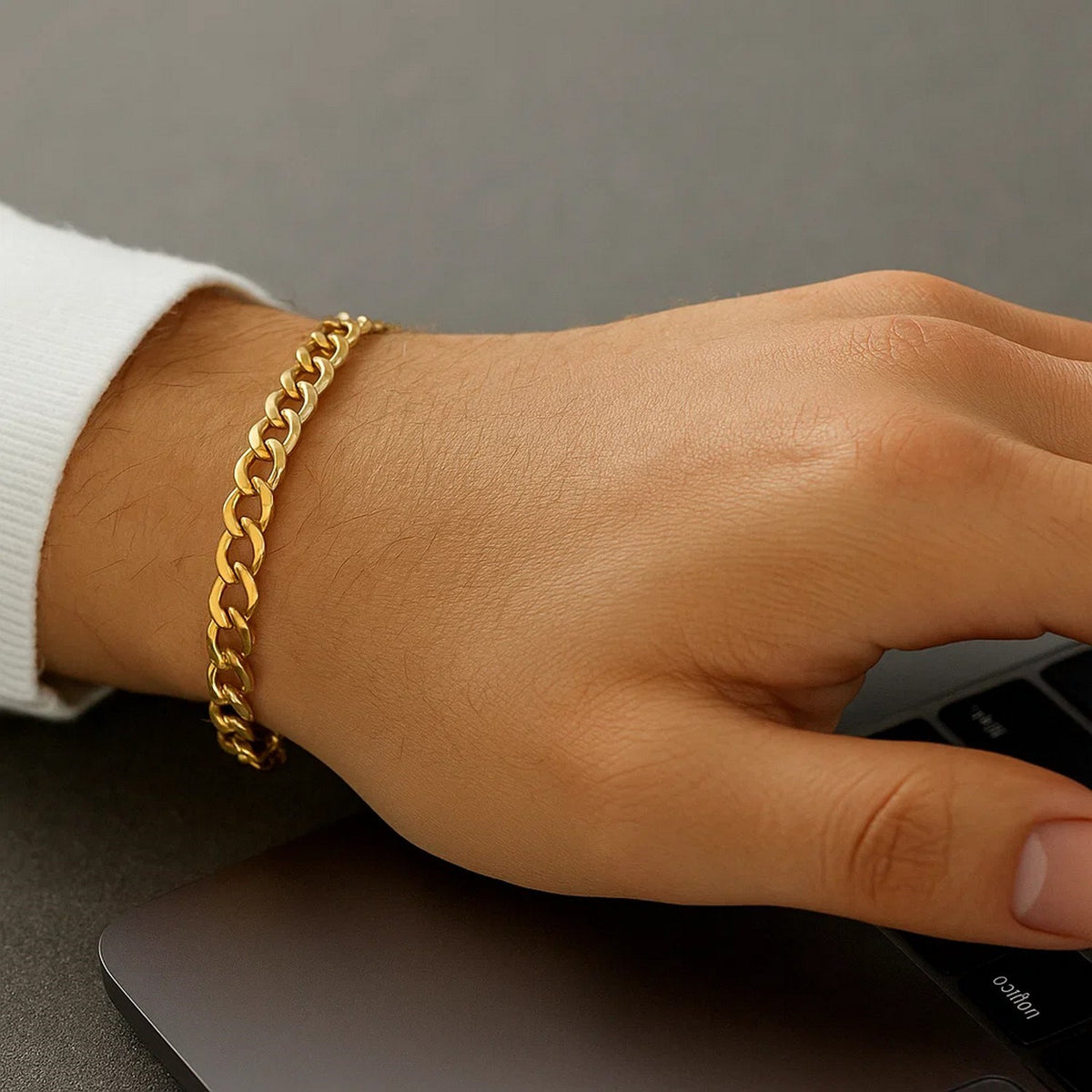 14k Yellow Gold Lite Curb Bracelet (6.20 mm)