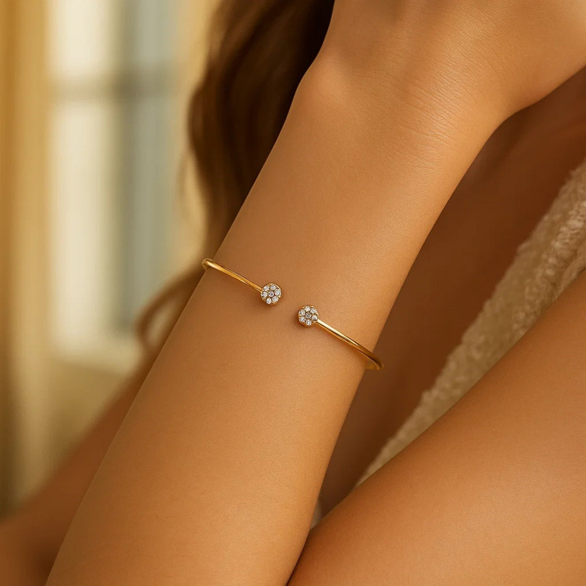 14k Yellow Gold High Polish Diamond Cluster Bangle (2.00 mm)