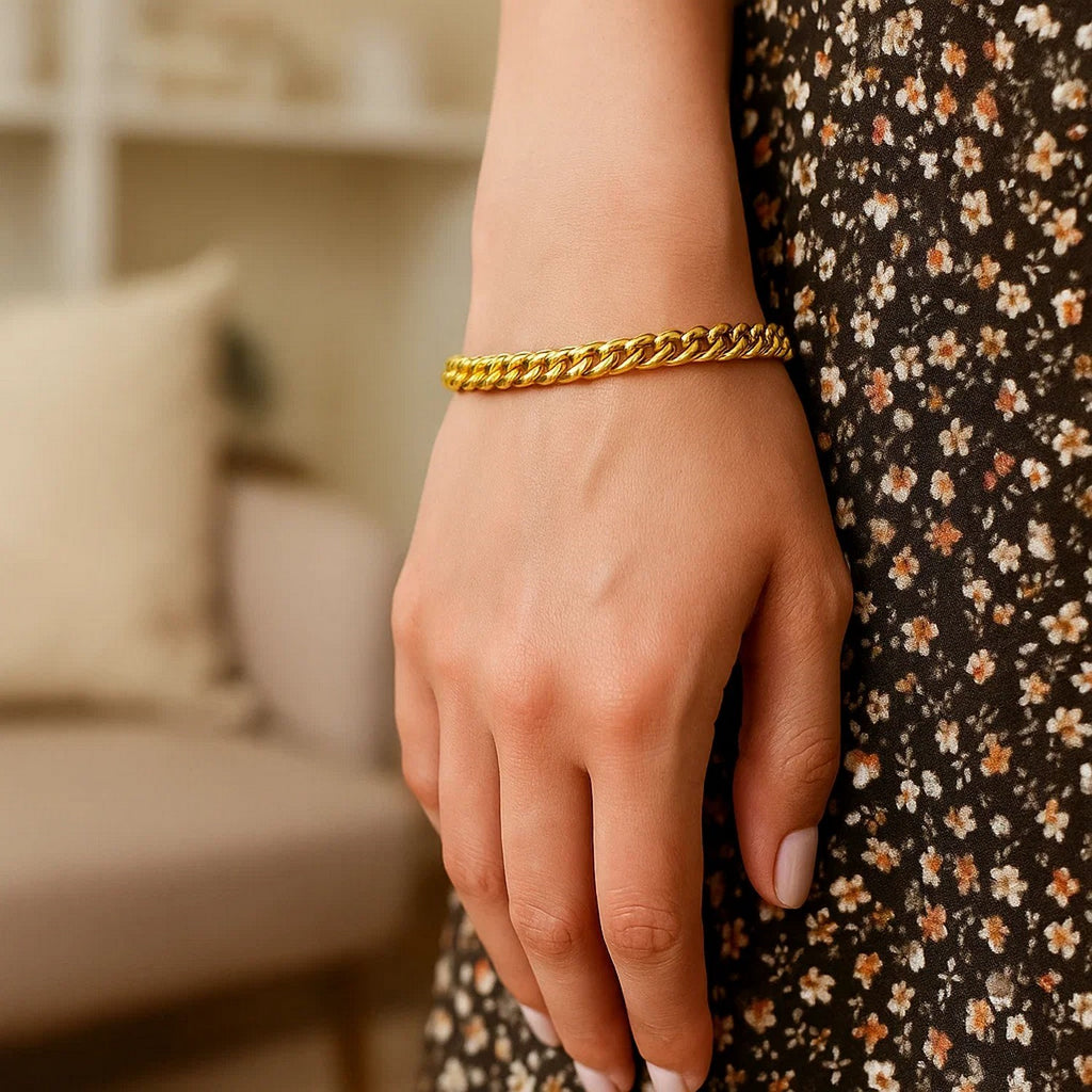 14K Yellow Gold Petite Faceted Cuban Link Chain Bracelet (4.50 mm)