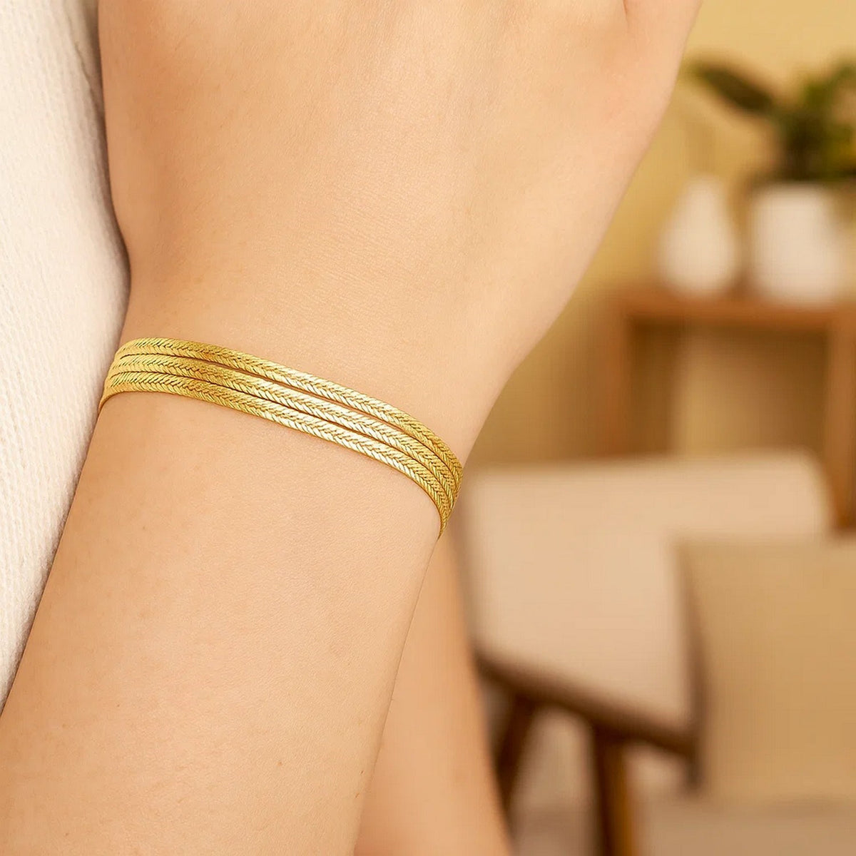 14k Yellow Gold 7 inch Three Strand Herringbone Chain Bracelet (1.80 mm)