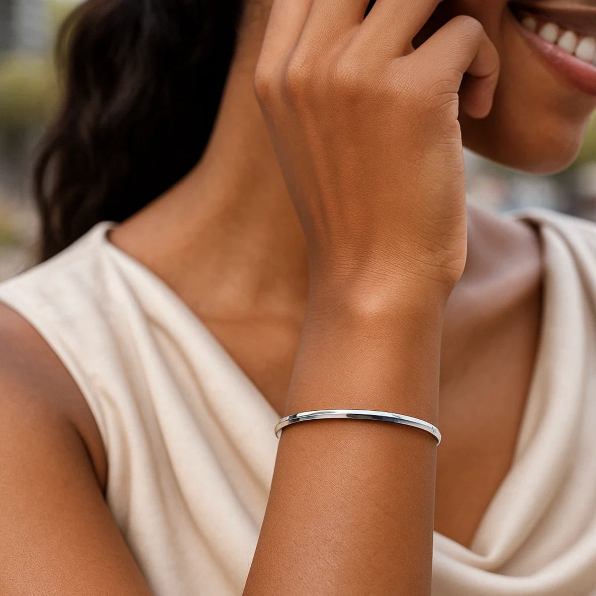 14K White Gold Knife Edge Bangle